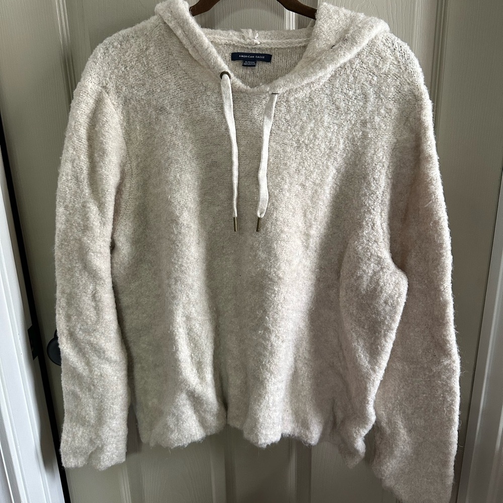 American eagle pull over sweater